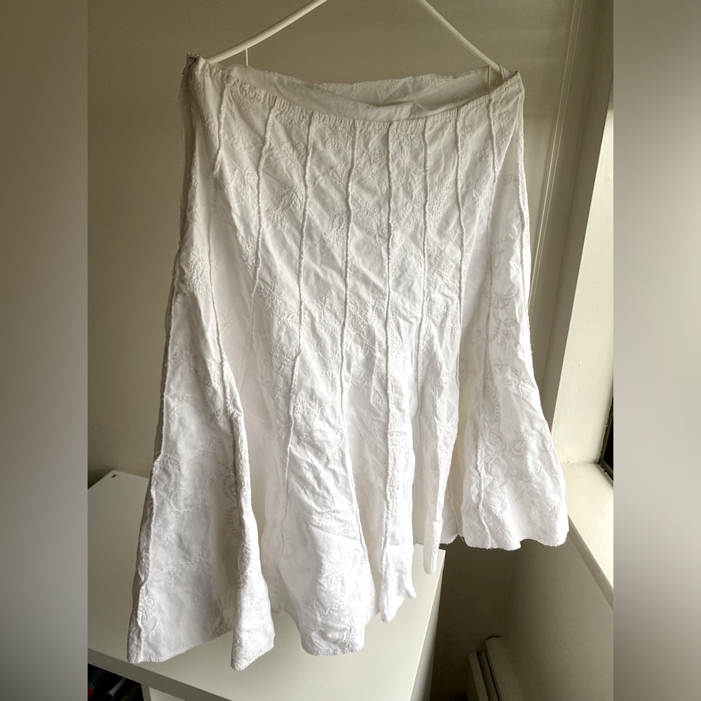 Vintage Vamp 100% Cotton White Embroidered Midi Skirt Coachella Boho vibes (M-L)